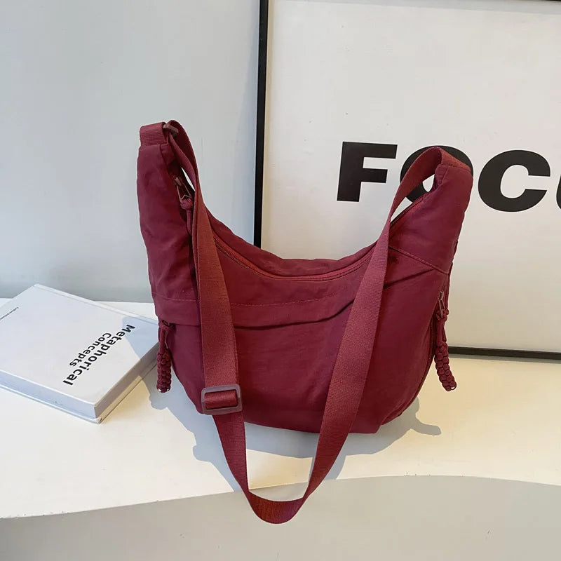 Bolsa de ombro de tecido de náilon nova alta capacidade feminina crossbody saco do mensageiro lazer versátil ombro hobos saco
