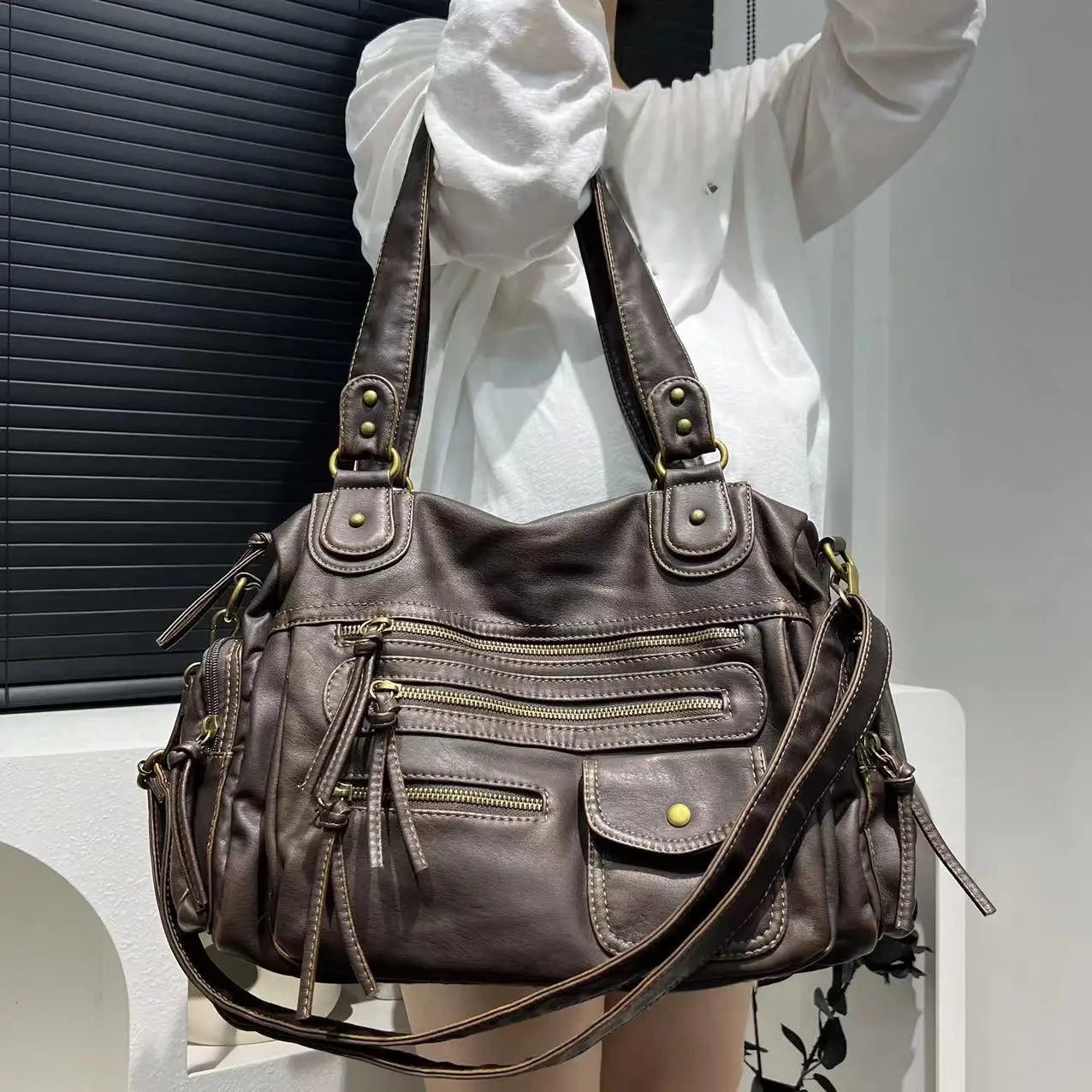 Y2k bolsa crossbody de ombro único para meninas, bolsa vintage de couro lavado para motocicleta, grande capacidade, bolsa com vários bolsos
