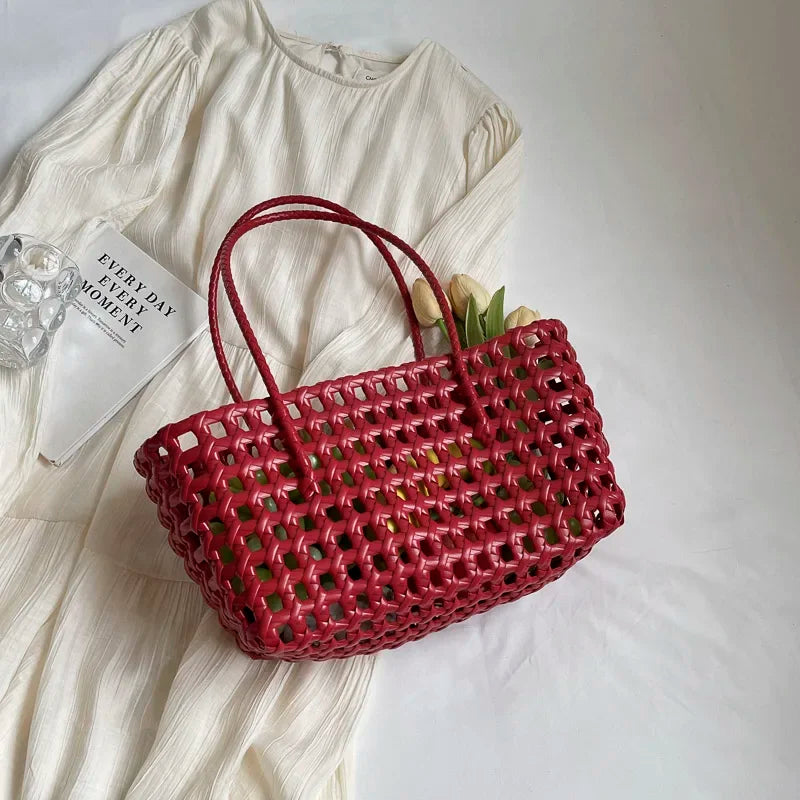 Leftside pequena cor sólida tecer sacolas para as mulheres 2025 moda verão sacos de ombro simples bolsas oco para fora saco de praia
