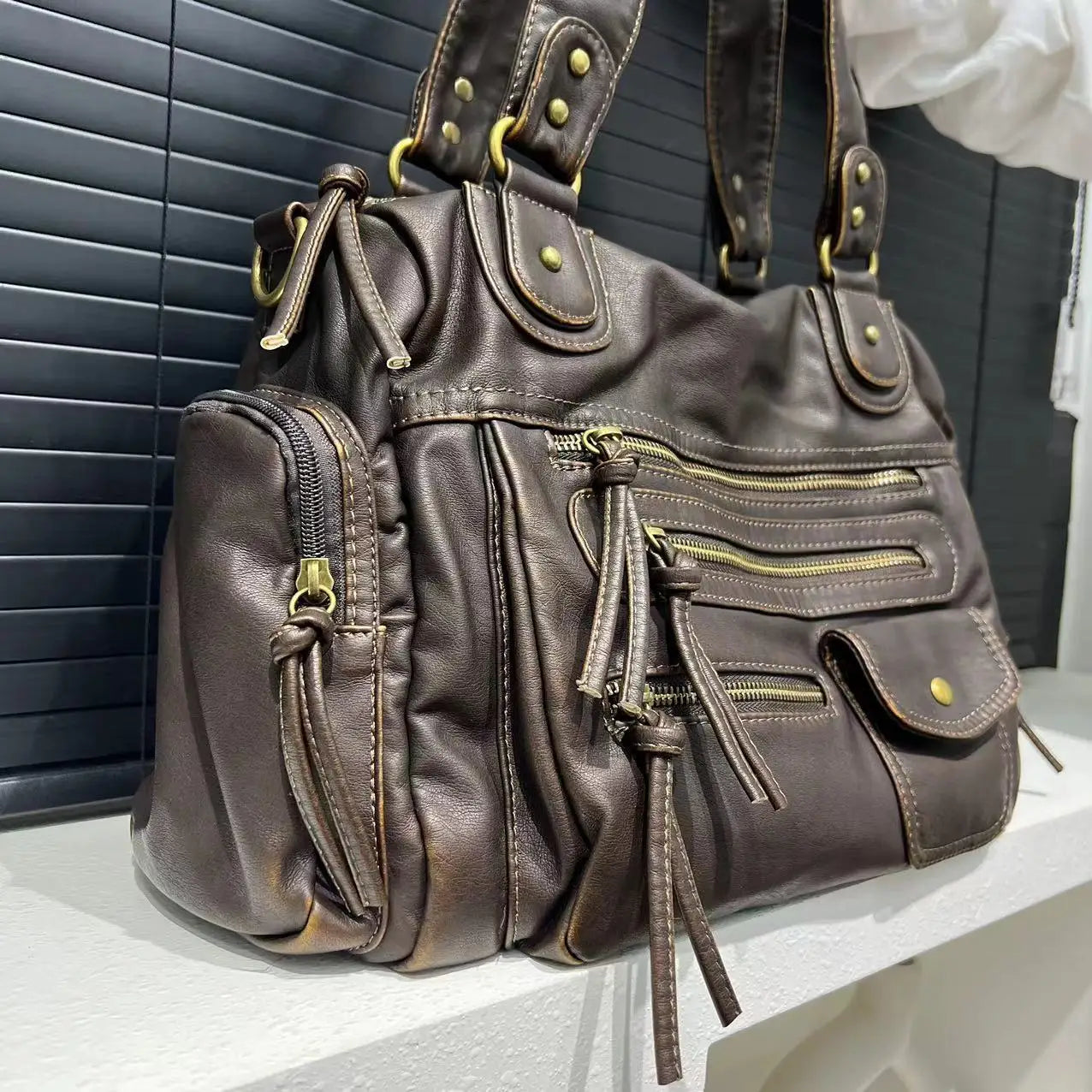 Y2k bolsa crossbody de ombro único para meninas, bolsa vintage de couro lavado para motocicleta, grande capacidade, bolsa com vários bolsos