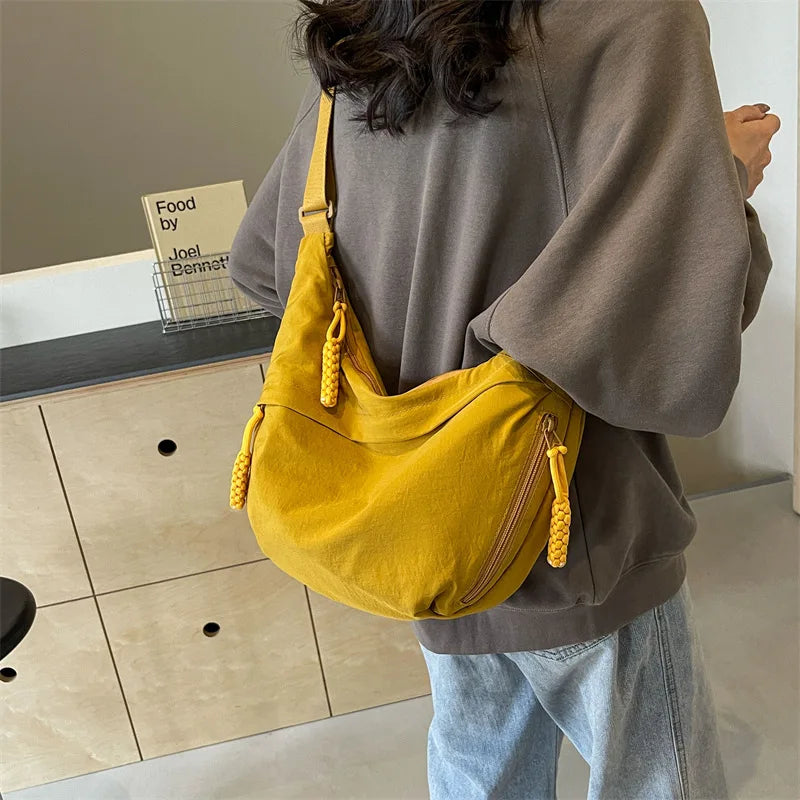 Bolsa de ombro de tecido de náilon nova alta capacidade feminina crossbody saco do mensageiro lazer versátil ombro hobos saco