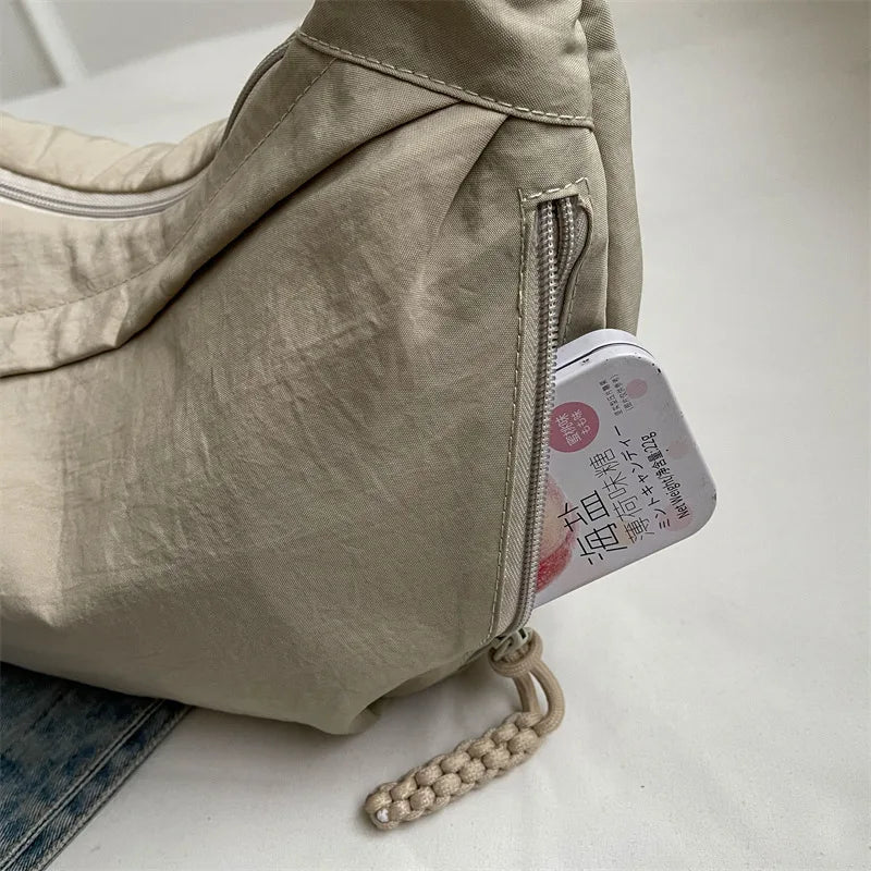 Bolsa de ombro de tecido de náilon nova alta capacidade feminina crossbody saco do mensageiro lazer versátil ombro hobos saco