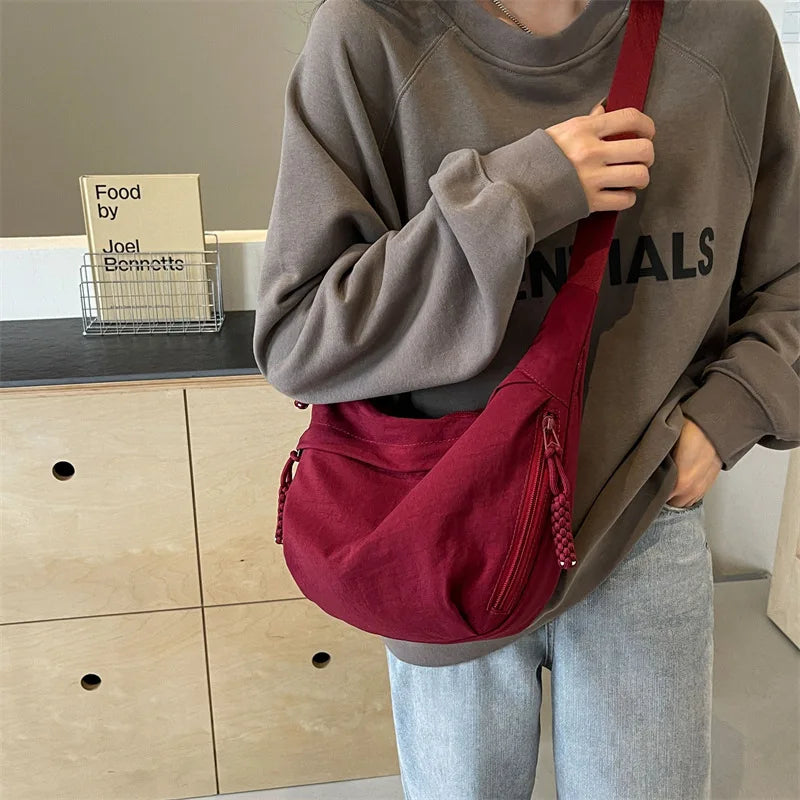 Bolsa de ombro de tecido de náilon nova alta capacidade feminina crossbody saco do mensageiro lazer versátil ombro hobos saco