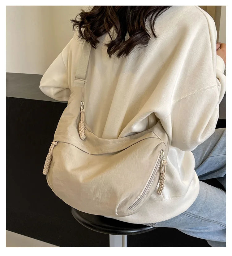 Bolsa de ombro de tecido de náilon nova alta capacidade feminina crossbody saco do mensageiro lazer versátil ombro hobos saco