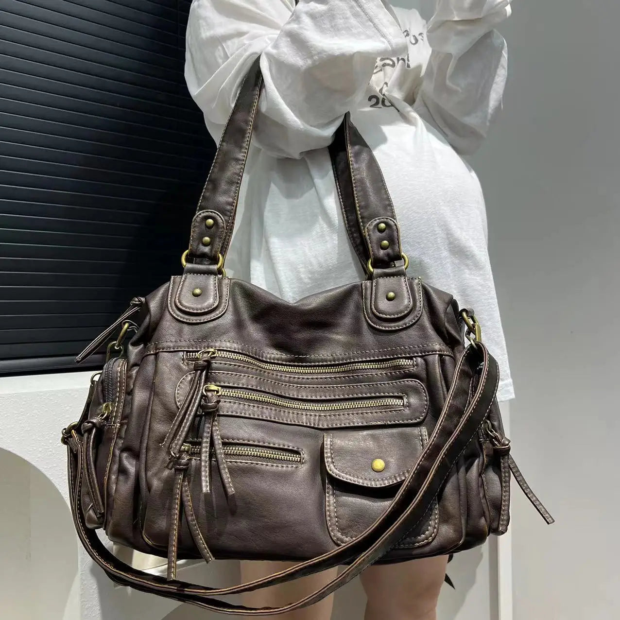 Y2k bolsa crossbody de ombro único para meninas, bolsa vintage de couro lavado para motocicleta, grande capacidade, bolsa com vários bolsos