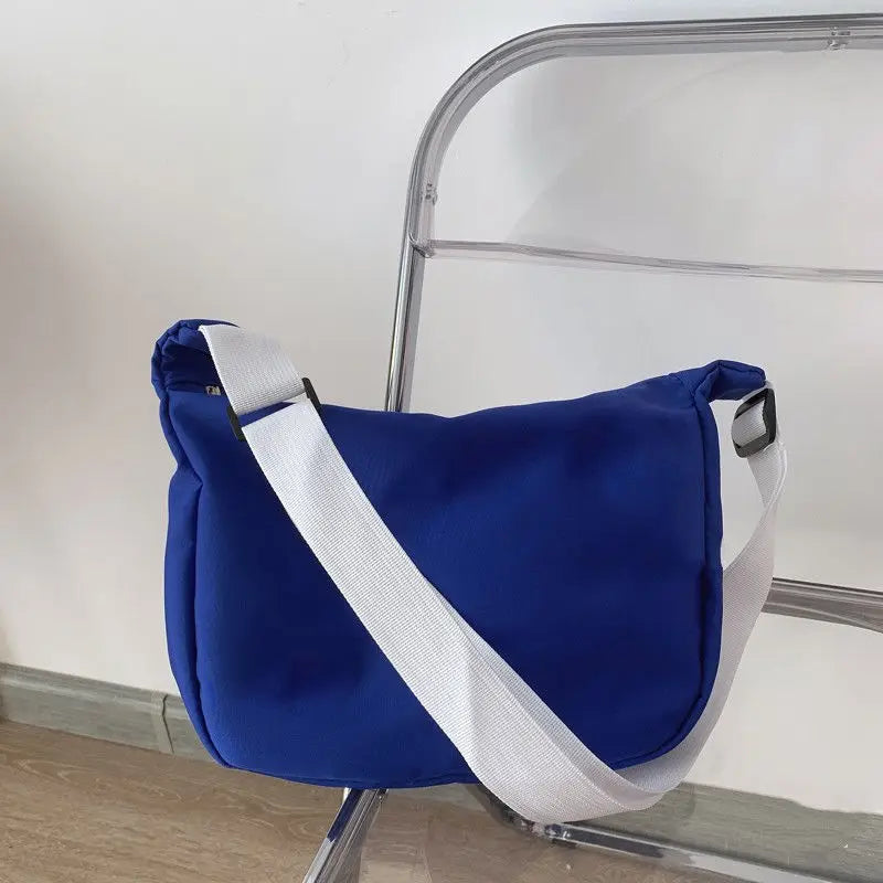 Marca da moda bolsa de ombro versátil feminina, bolsa tiracolo casual, moda coreana e japonesa, azul klein, novo estilo, 2024