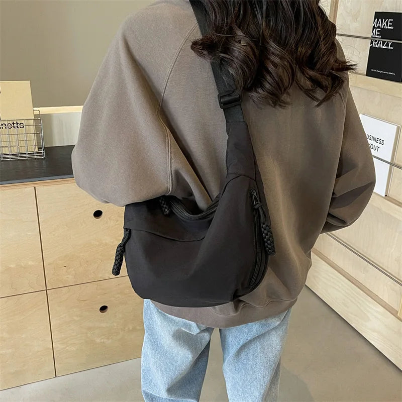 Bolsa de ombro de tecido de náilon nova alta capacidade feminina crossbody saco do mensageiro lazer versátil ombro hobos saco