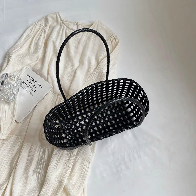 Leftside pequena cor sólida tecer sacolas para as mulheres 2025 moda verão sacos de ombro simples bolsas oco para fora saco de praia