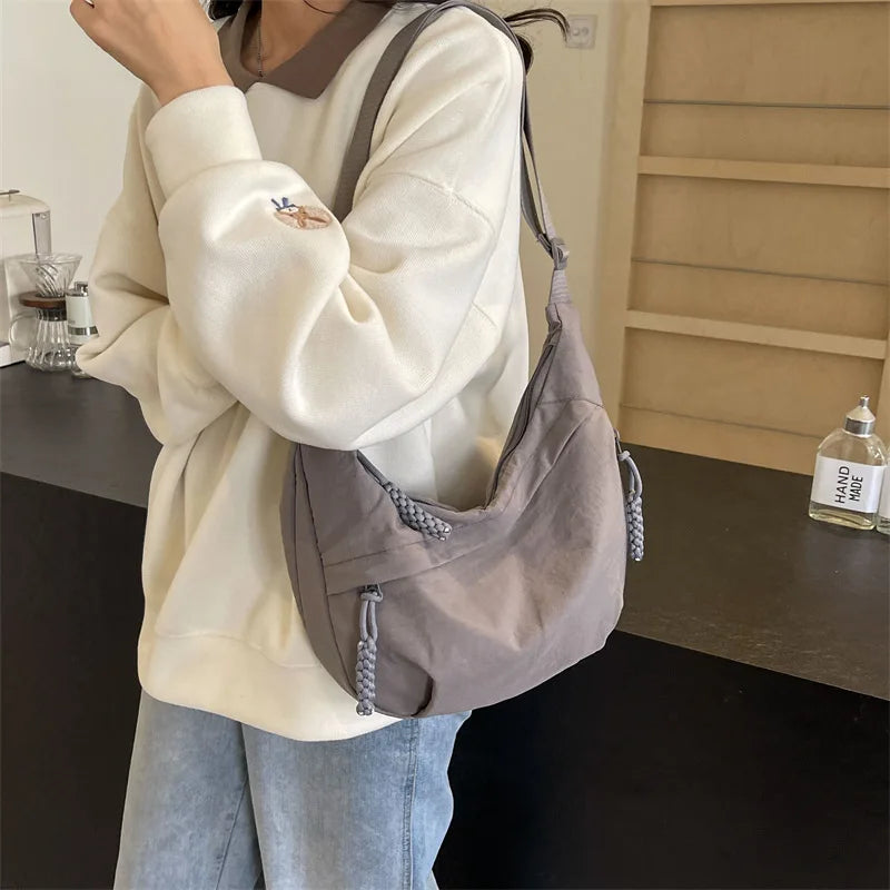 Bolsa de ombro de tecido de náilon nova alta capacidade feminina crossbody saco do mensageiro lazer versátil ombro hobos saco