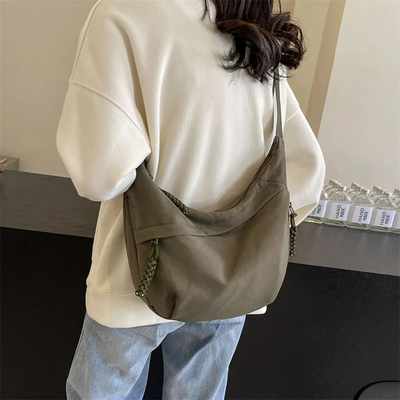 Bolsa de ombro de tecido de náilon nova alta capacidade feminina crossbody saco do mensageiro lazer versátil ombro hobos saco