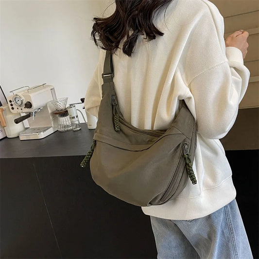 Bolsa de ombro de tecido de náilon nova alta capacidade feminina crossbody saco do mensageiro lazer versátil ombro hobos saco