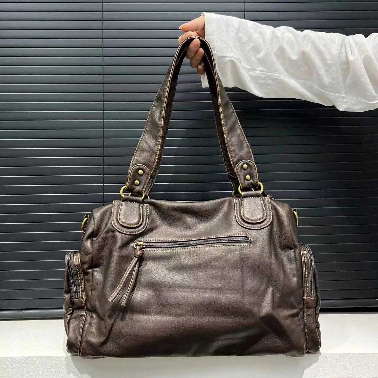 Y2k bolsa crossbody de ombro único para meninas, bolsa vintage de couro lavado para motocicleta, grande capacidade, bolsa com vários bolsos