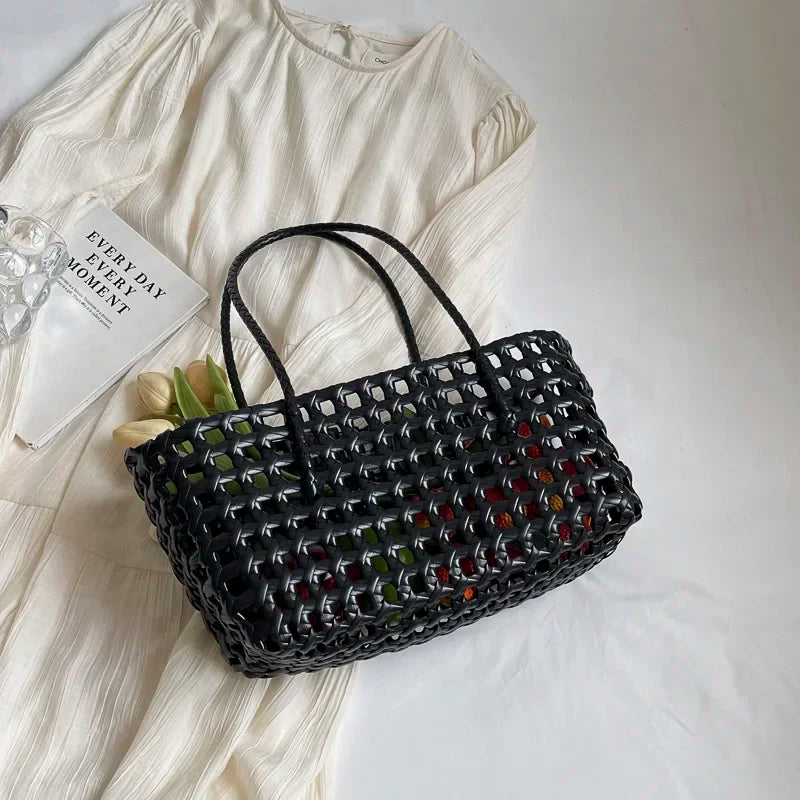 Leftside pequena cor sólida tecer sacolas para as mulheres 2025 moda verão sacos de ombro simples bolsas oco para fora saco de praia