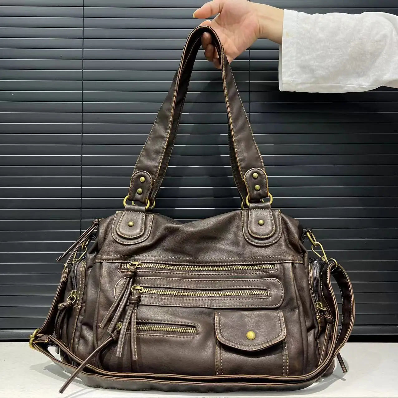 Y2k bolsa crossbody de ombro único para meninas, bolsa vintage de couro lavado para motocicleta, grande capacidade, bolsa com vários bolsos