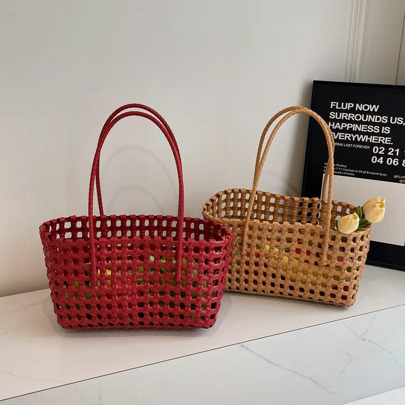 Leftside pequena cor sólida tecer sacolas para as mulheres 2025 moda verão sacos de ombro simples bolsas oco para fora saco de praia