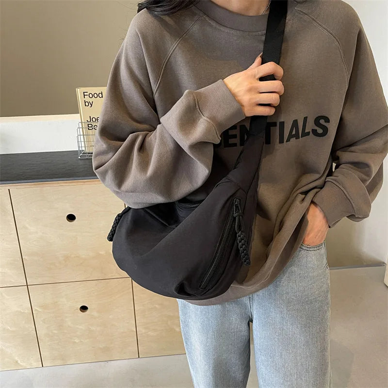 Bolsa de ombro de tecido de náilon nova alta capacidade feminina crossbody saco do mensageiro lazer versátil ombro hobos saco