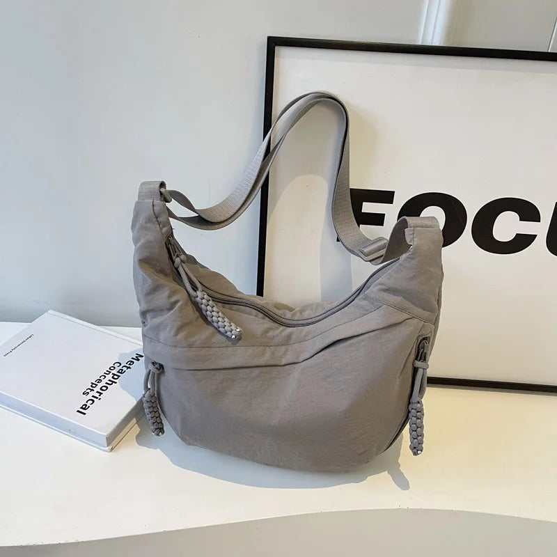 Bolsa de ombro de tecido de náilon nova alta capacidade feminina crossbody saco do mensageiro lazer versátil ombro hobos saco