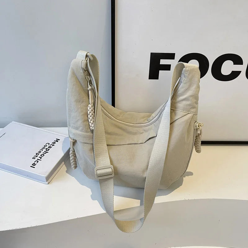 Bolsa de ombro de tecido de náilon nova alta capacidade feminina crossbody saco do mensageiro lazer versátil ombro hobos saco