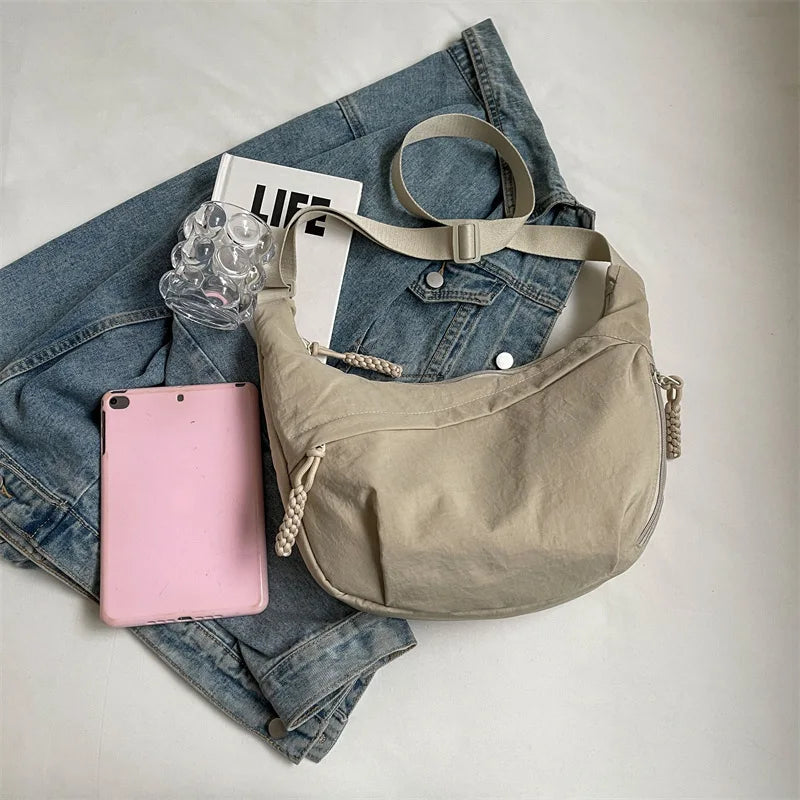 Bolsa de ombro de tecido de náilon nova alta capacidade feminina crossbody saco do mensageiro lazer versátil ombro hobos saco