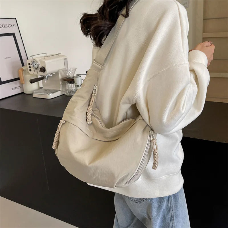 Bolsa de ombro de tecido de náilon nova alta capacidade feminina crossbody saco do mensageiro lazer versátil ombro hobos saco